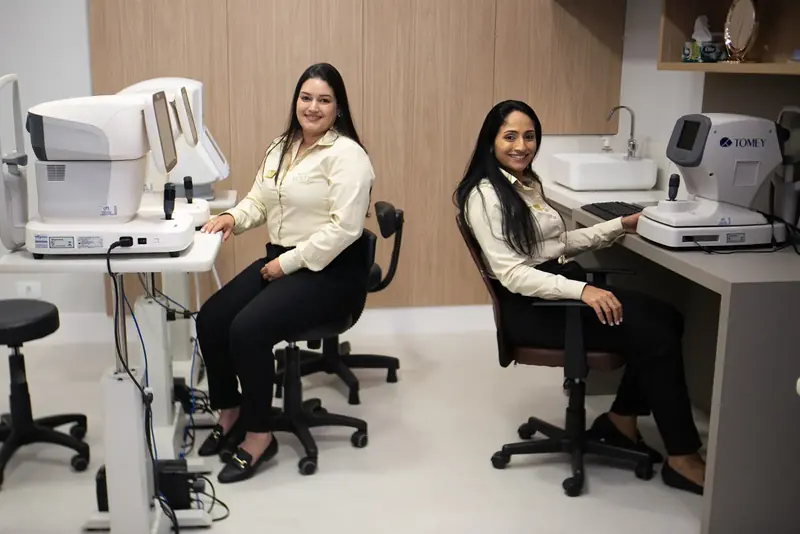 Equipe de exames do Instituto Holtz